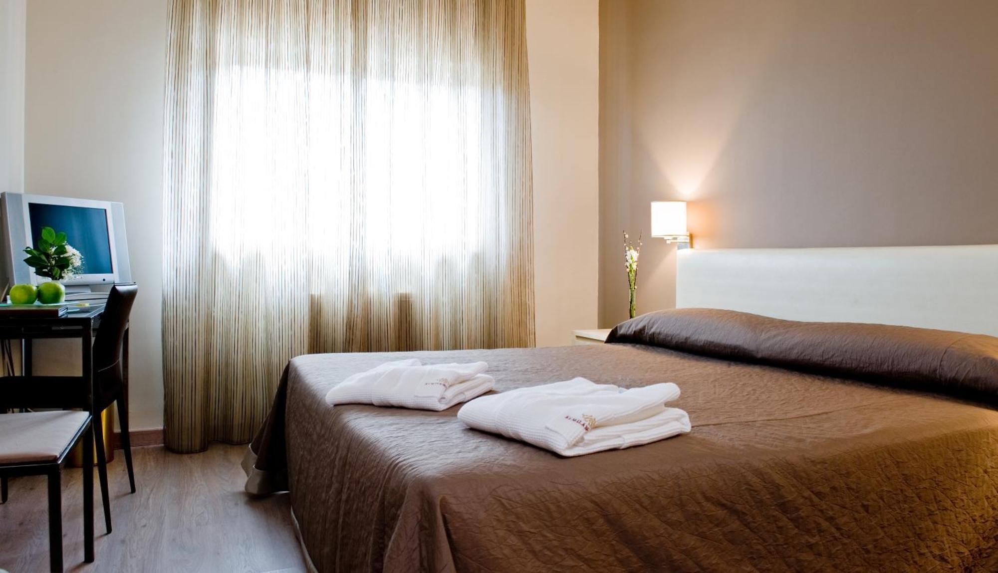 El Milano Real Hotel Hoyos del Espino Eksteriør billede